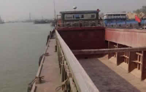 河南省淮滨船舶修造厂977吨船舶