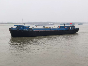 泰州821吨船舶