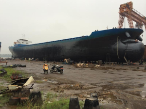 马鞍山12026吨船舶