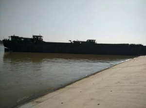 泰州四钢船厂3237吨船舶